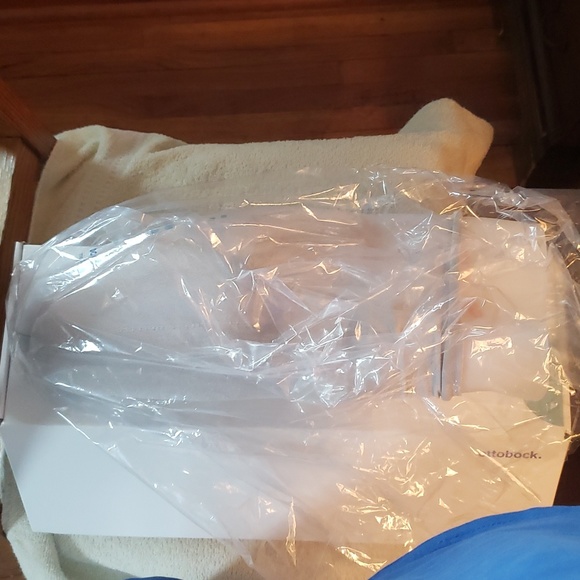 New socket liner - Picture 3 of 4